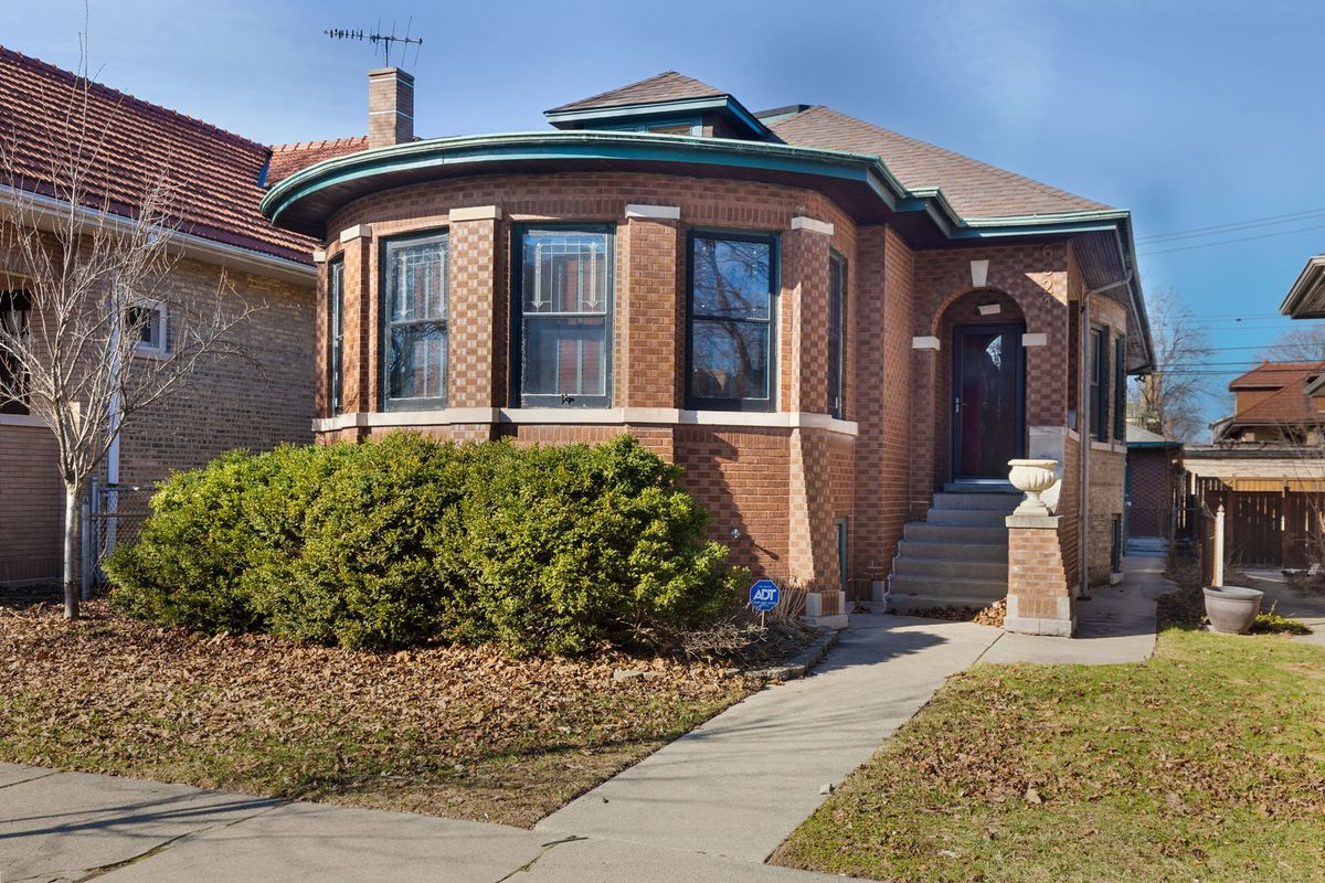 6524 Campbell Avenue, Chicago, IL 60645