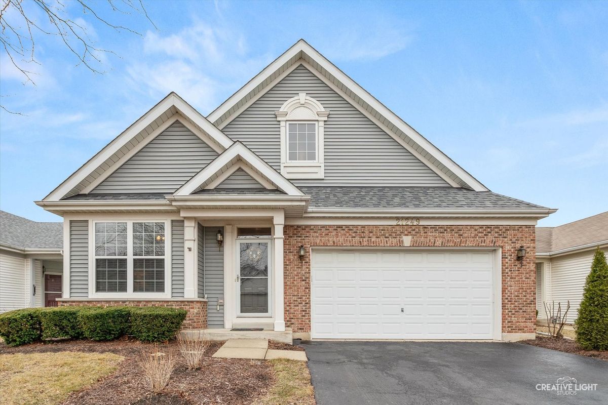 21249 LILY LAKE Lane, Crest Hill, IL 60403