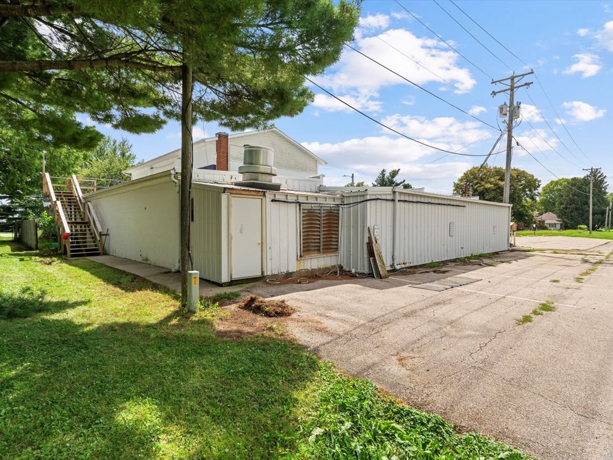 1103 17th Ave Place, Viola, IL 61486