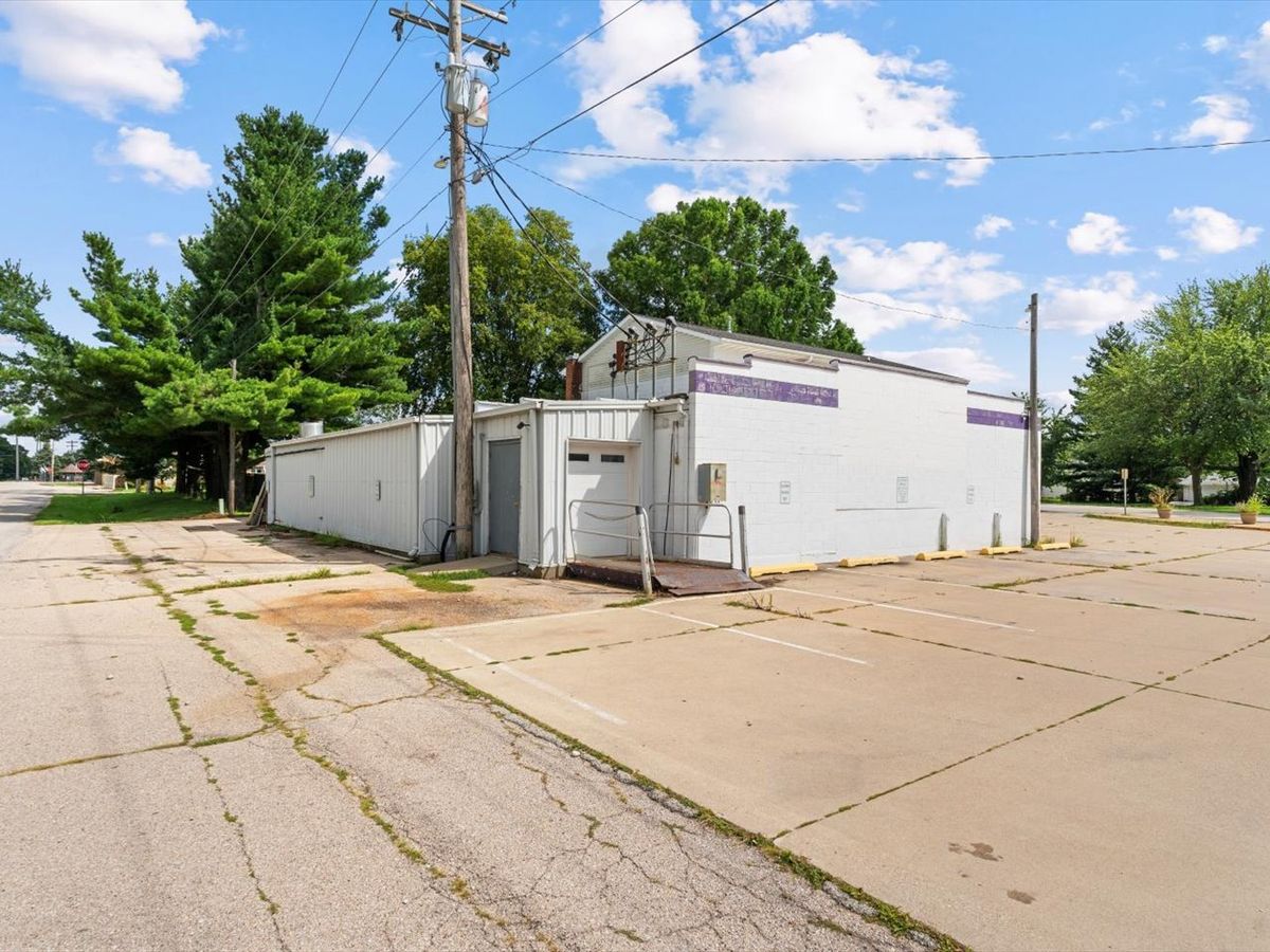 1103 17th Ave Place, Viola, IL 61486