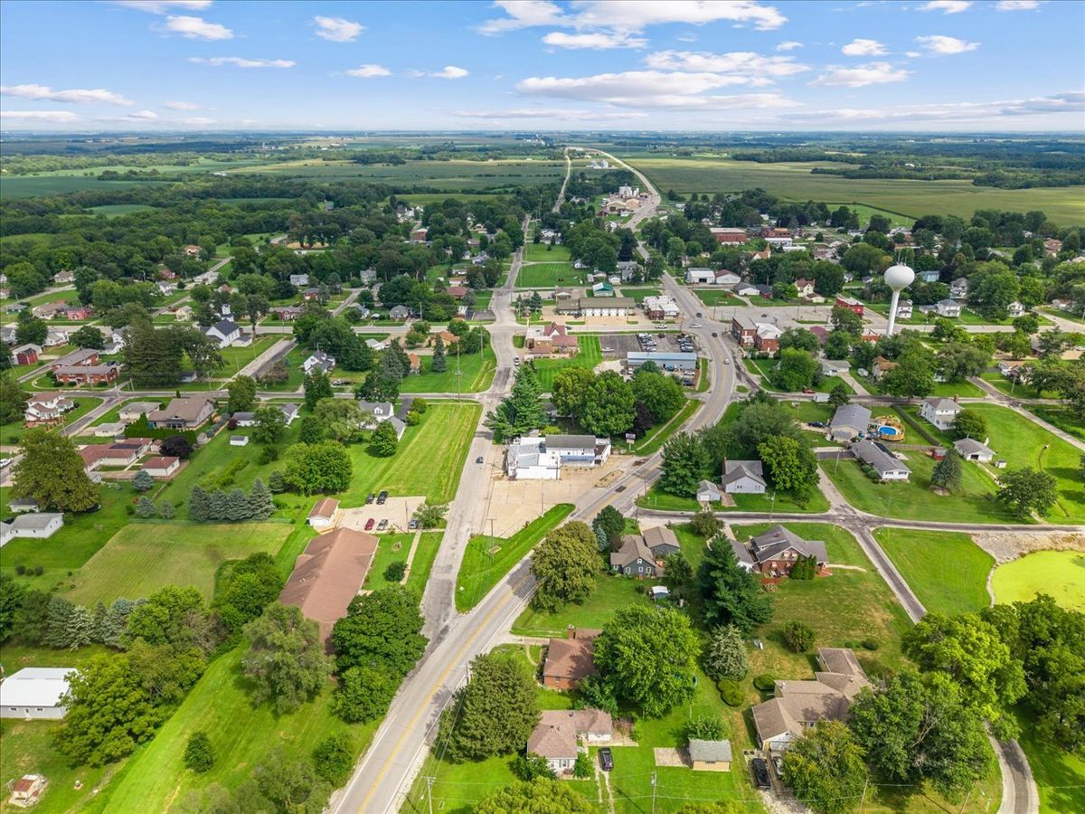 1103 17th Ave Place, Viola, IL 61486