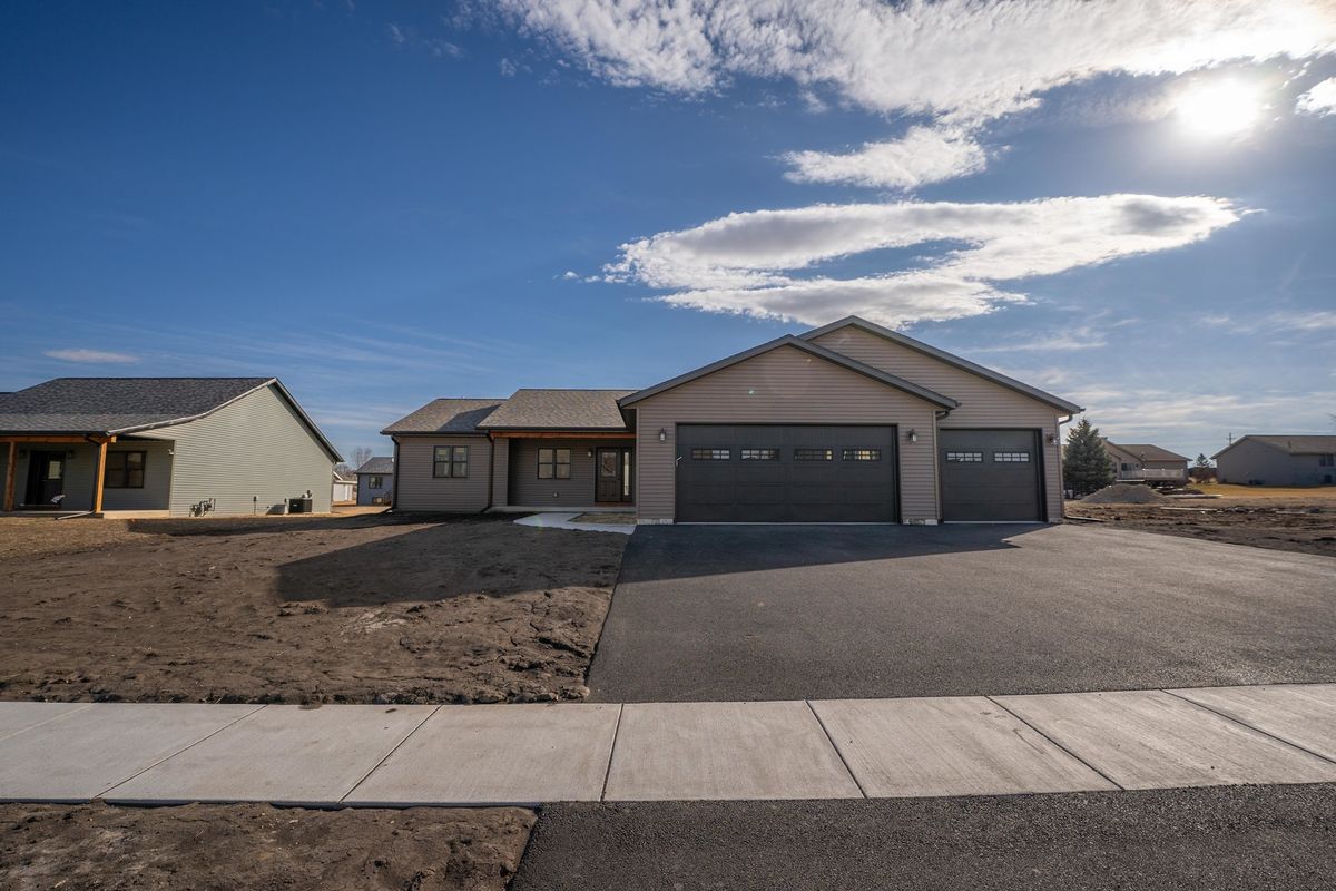 542 Heritage Drive, Stillman Valley, IL 61084