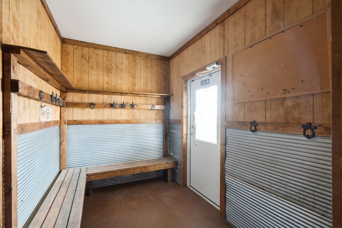 112 1st Street, Charlotte, IA 52731