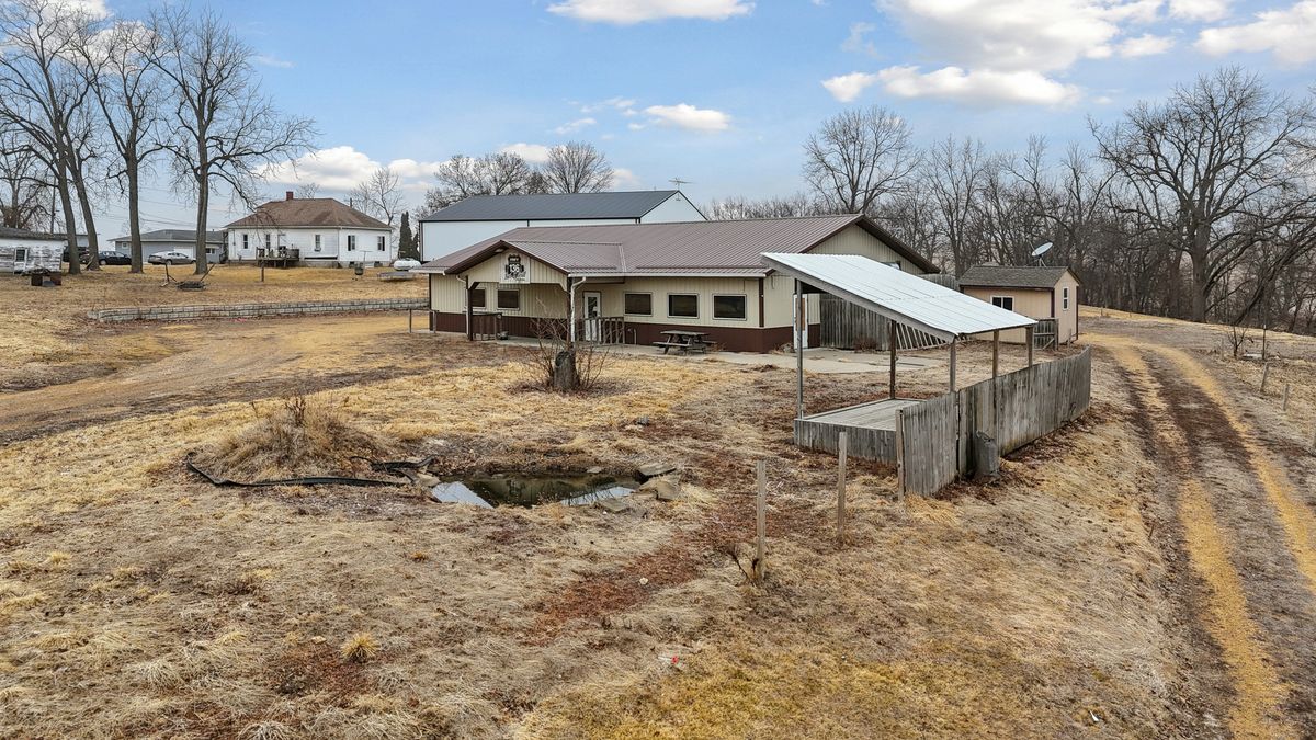 112 1st Street, Charlotte, IA 52731