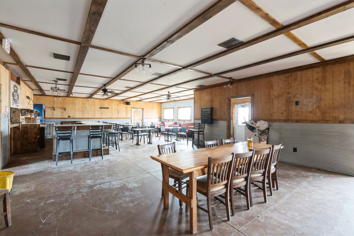 112 1st Street, Charlotte, IA 52731