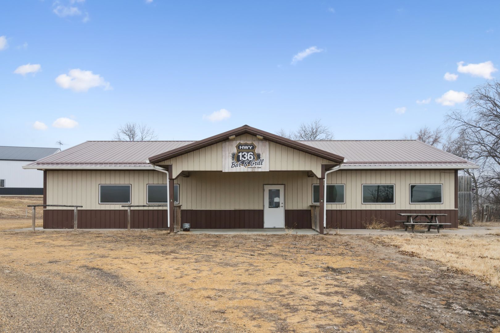 112 1st Street — Charlotte, IA 52731