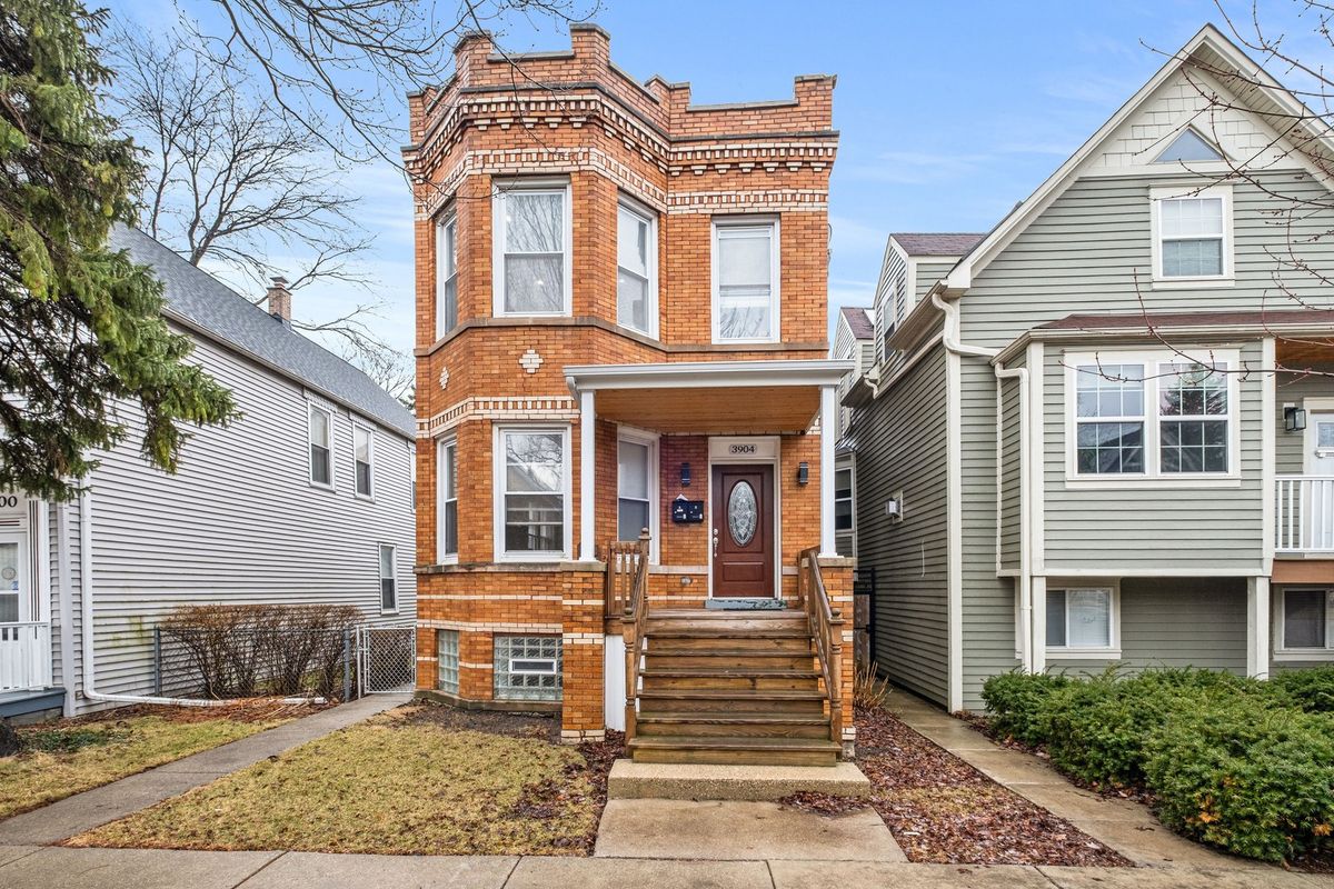 3904 Whipple Avenue, Chicago, IL 60618
