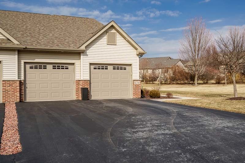 6254 White Berry Lane, Loves Park, IL 61111