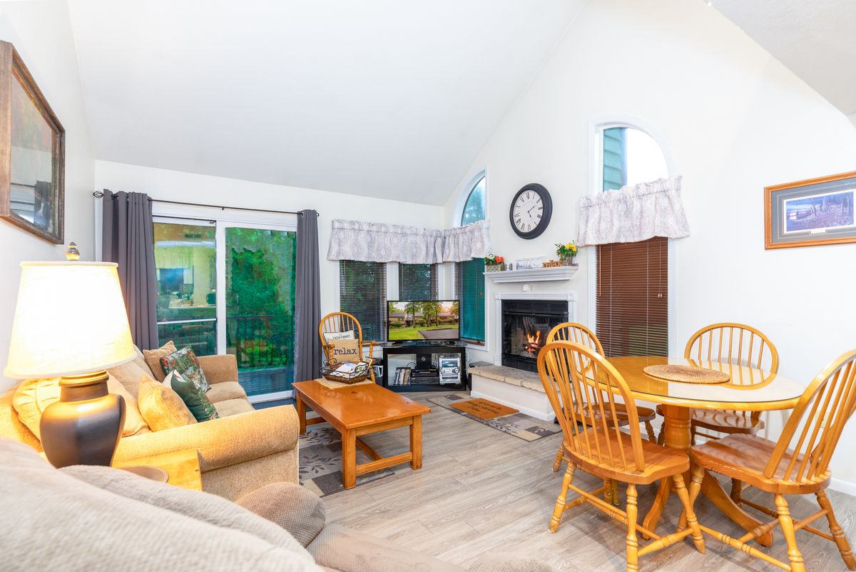 41 Spring Creek Lane, Galena, IL 61036