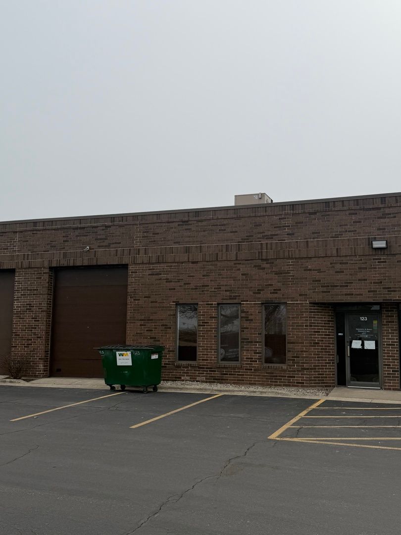 123 Wheeling Road — Wheeling, IL 60090