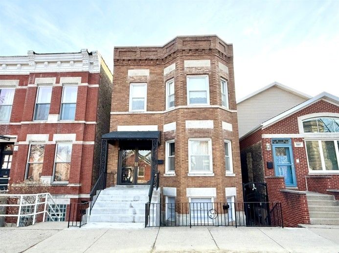 3215 S Lowe Avenue — Chicago, IL 60616