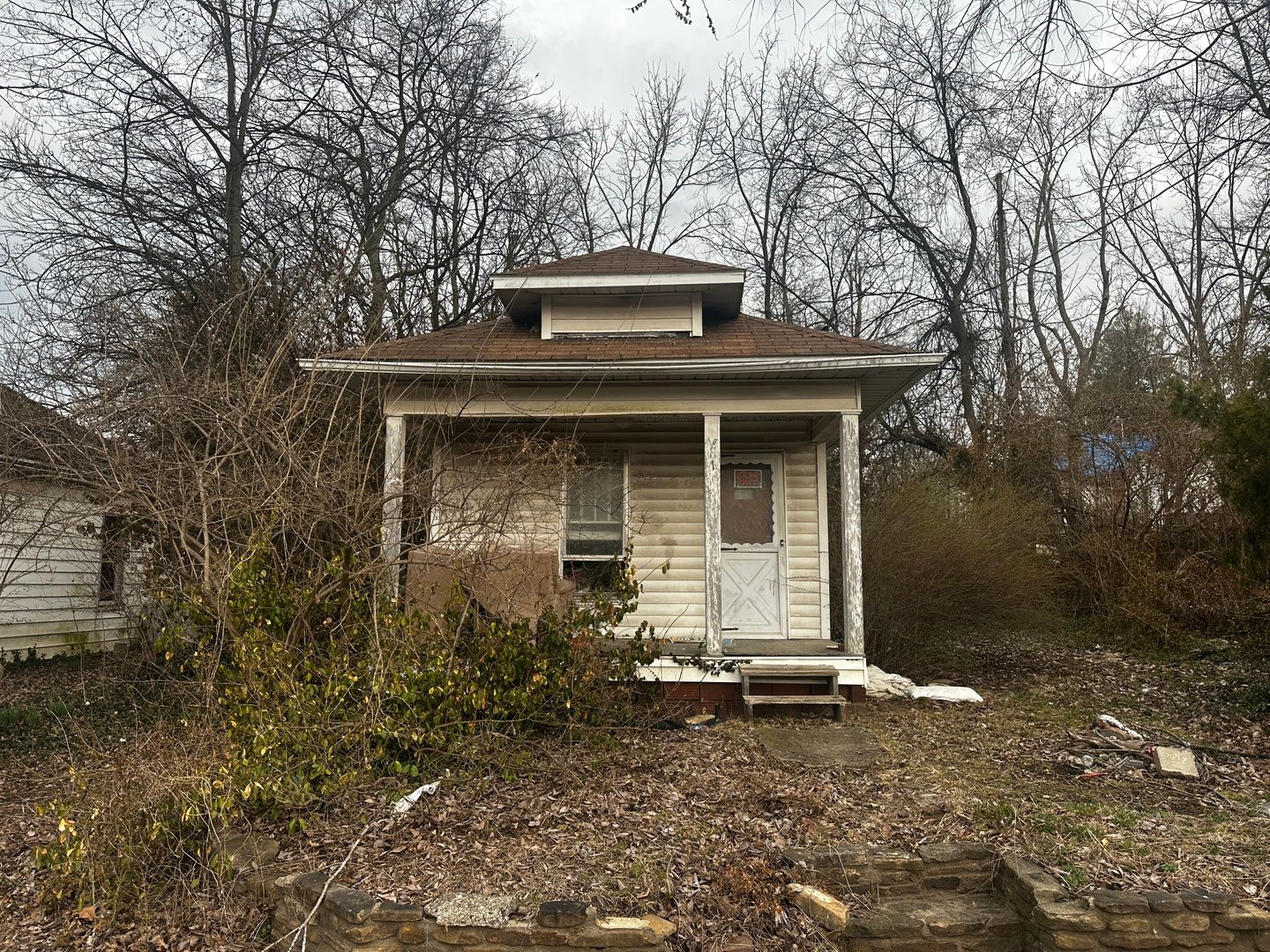 516 W Elm Street — Harrisburg, IL 62946