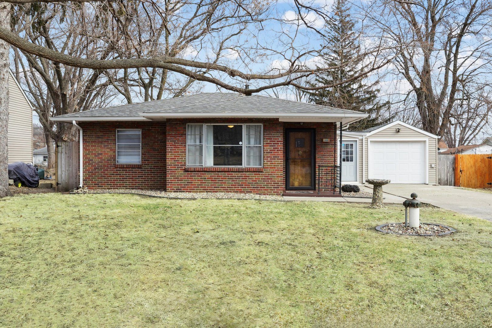 3808 15th Street B — Moline, IL 61265