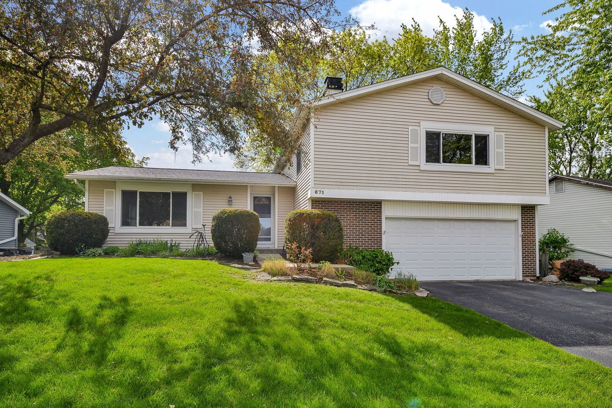 671 Coral Avenue, Bartlett, IL 60103