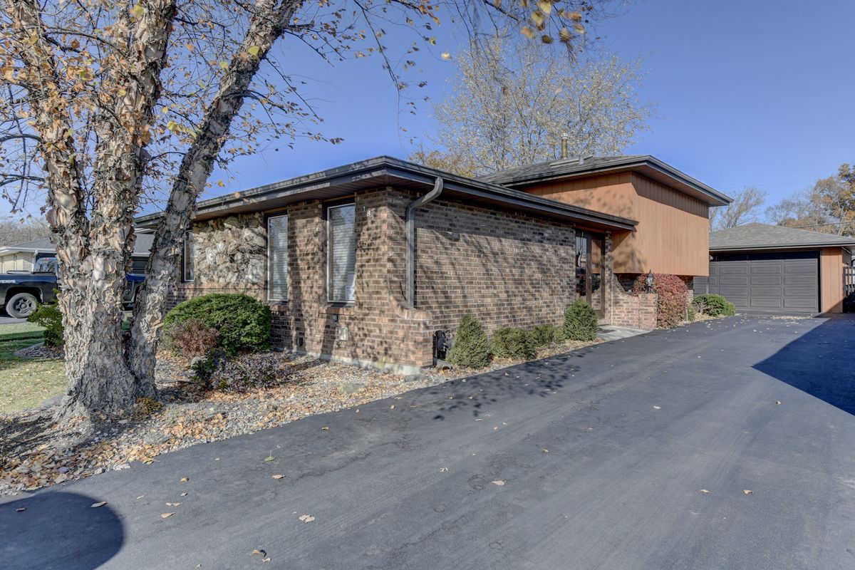 181 28th Street, South Chicago Heights, IL 60411