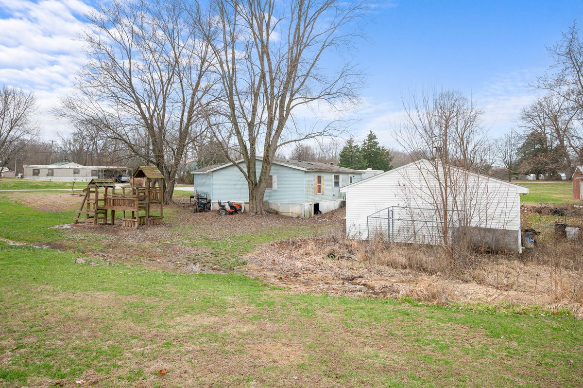 525 Maple Street, Westfield, IL 62474