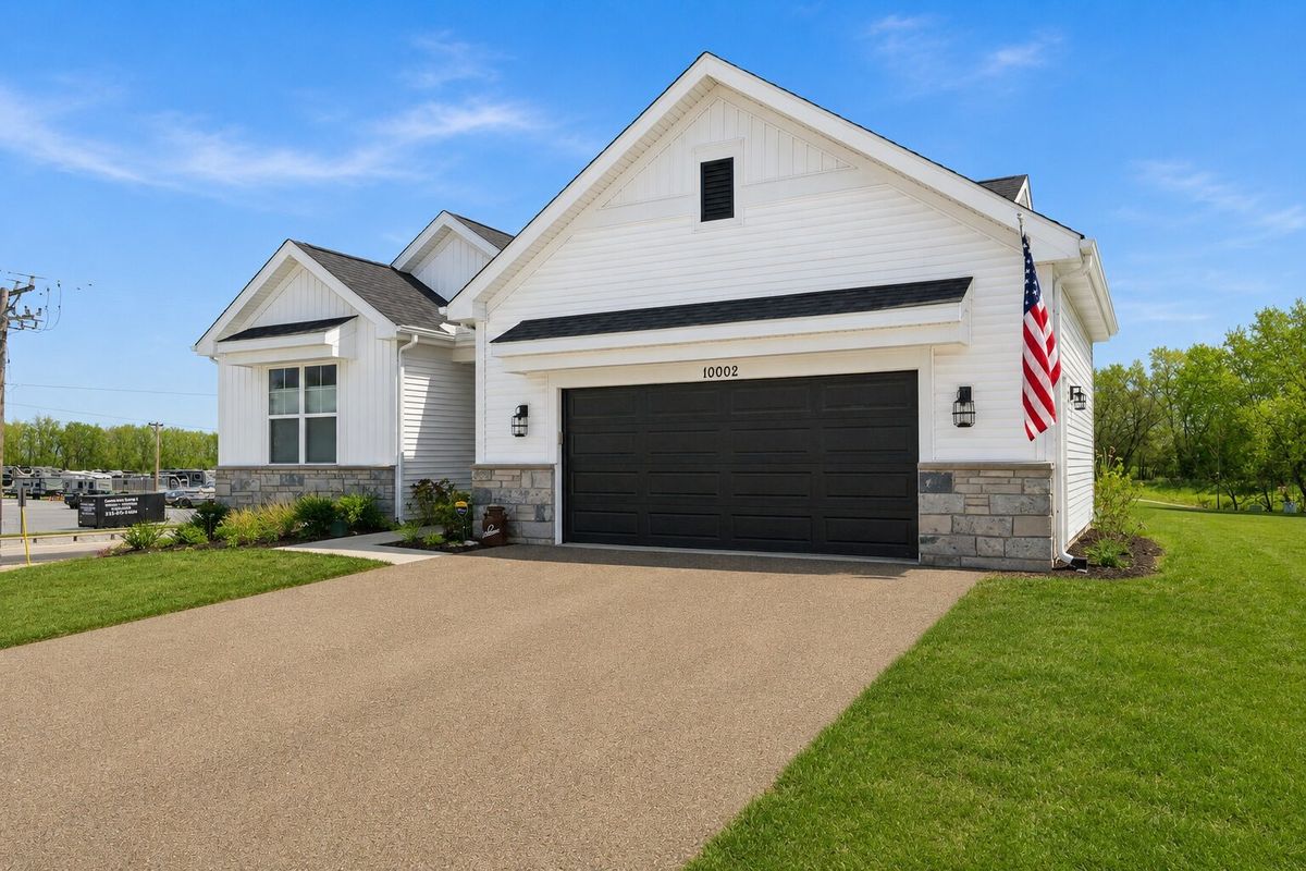 10002 Woodland Drive, Hebron, IL 60034