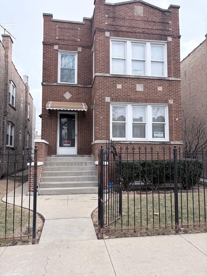 2323 N Latrobe Avenue — Chicago, IL 60639