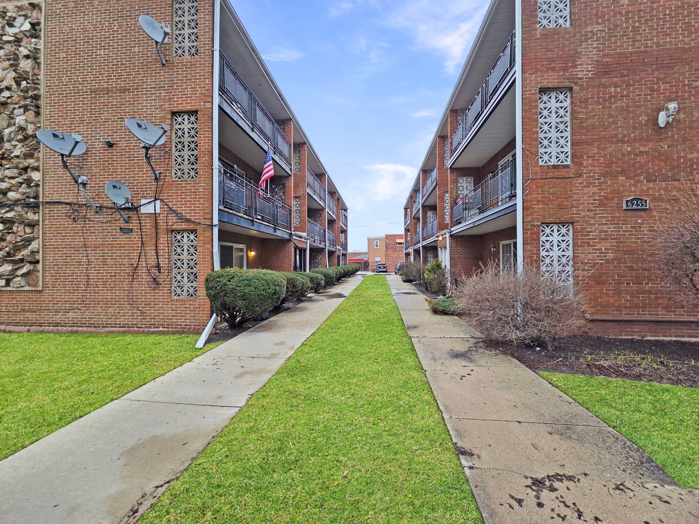 6255 S Mason Avenue #1A — Chicago, IL 60638