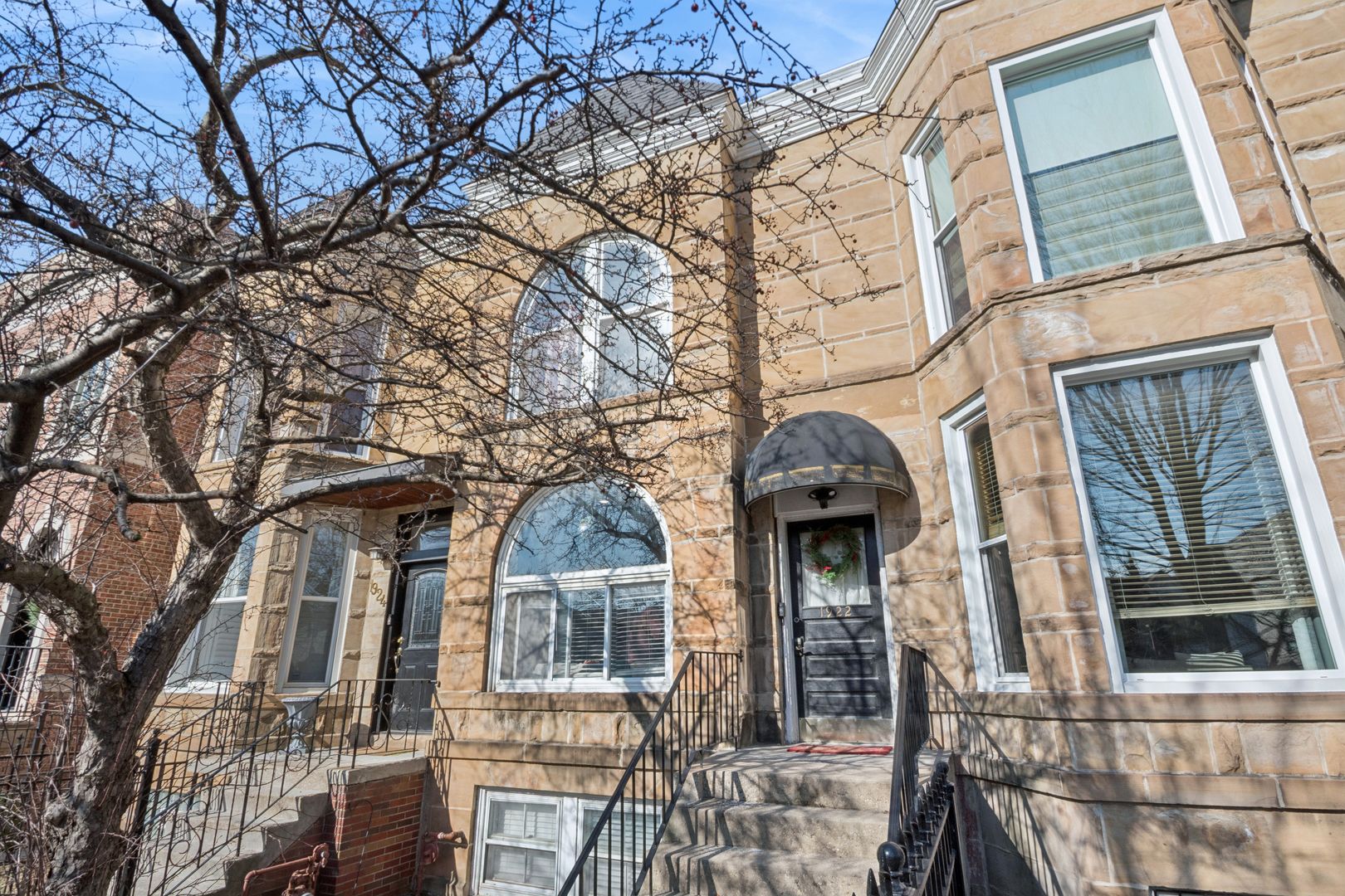 1922 W Wolfram Street — Chicago, IL 60657