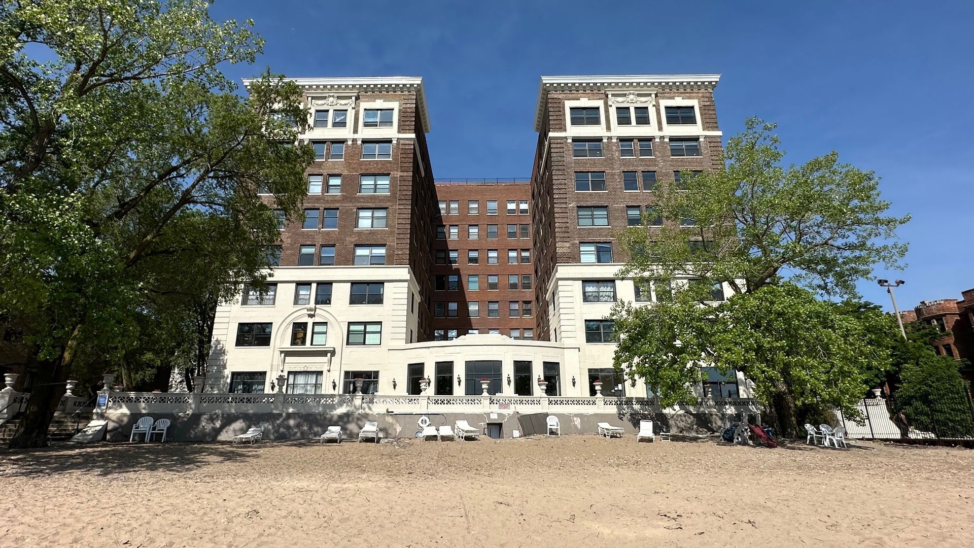 1205 W Sherwin Avenue #805 — Chicago, IL 60626