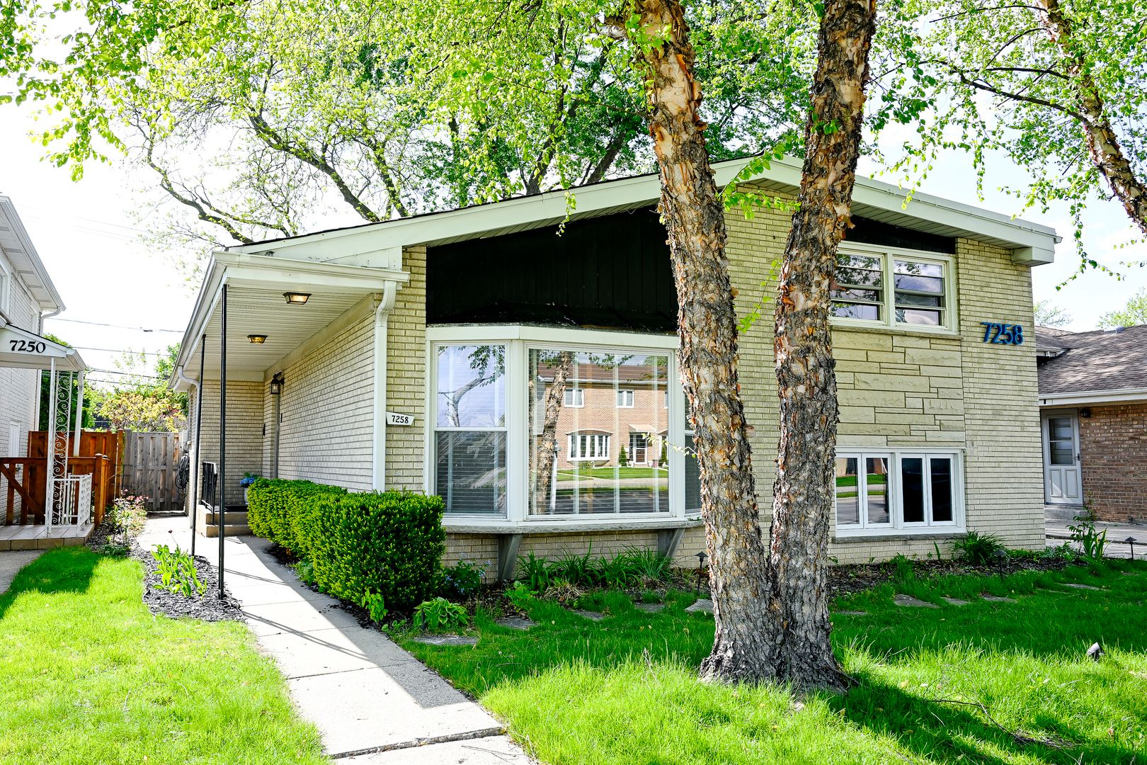 7258 N Crawford Avenue — Lincolnwood, IL 60712