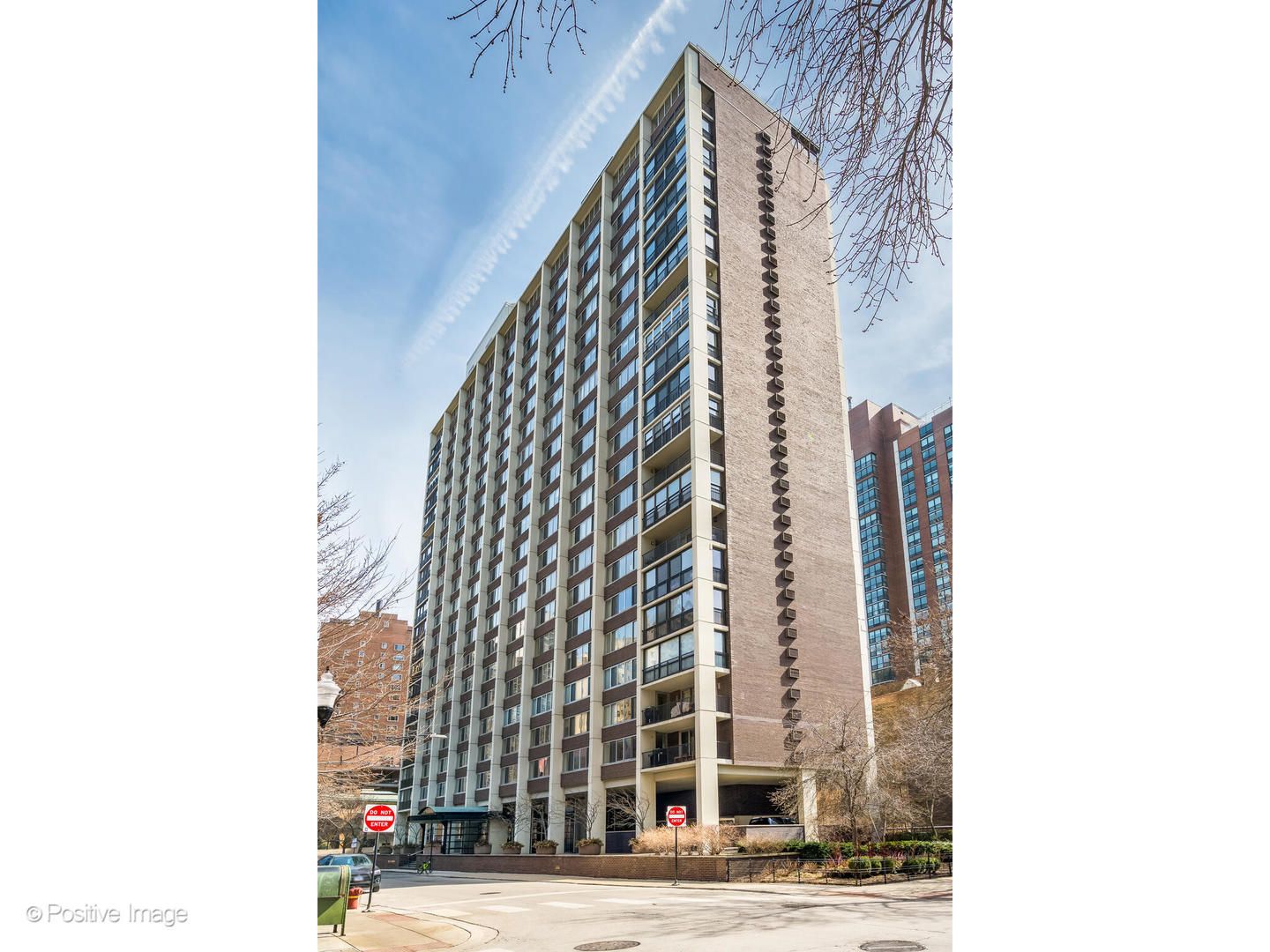 1 E Schiller Street #3C — Chicago, IL 60610