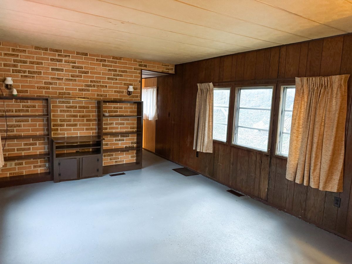 205 E Union Street, Jonesboro, IL 62952