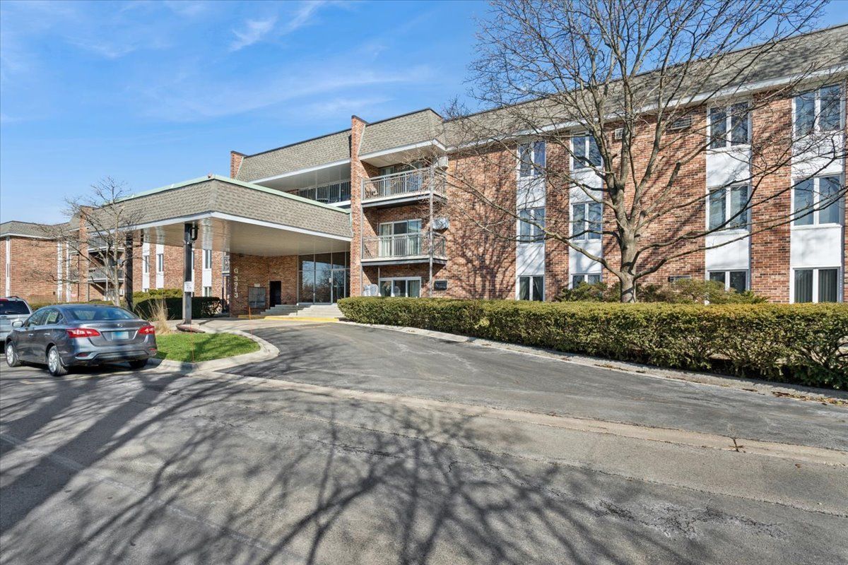 3913 Saratoga Avenue, Downers Grove, IL 60515