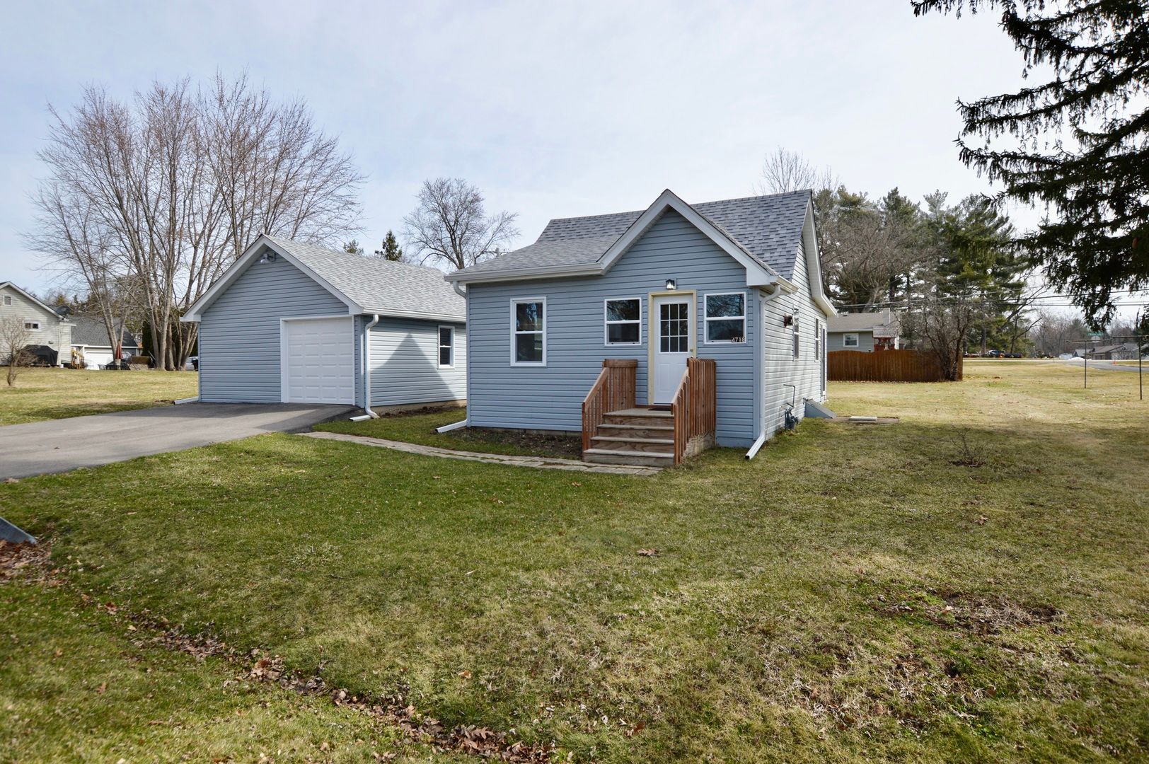 4718 Ottawa Road — Wonder Lake, IL 60097