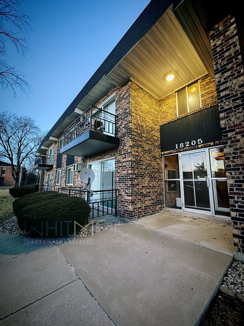 18205 HART Drive — Homewood, IL 60430