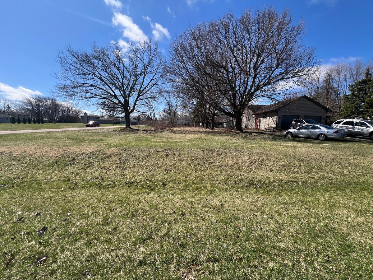 990 Holiday Drive, Lake Holiday, IL 60548