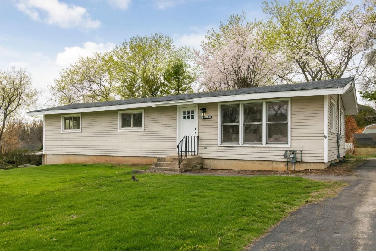 6305 Robert Road — Cary, IL 60013
