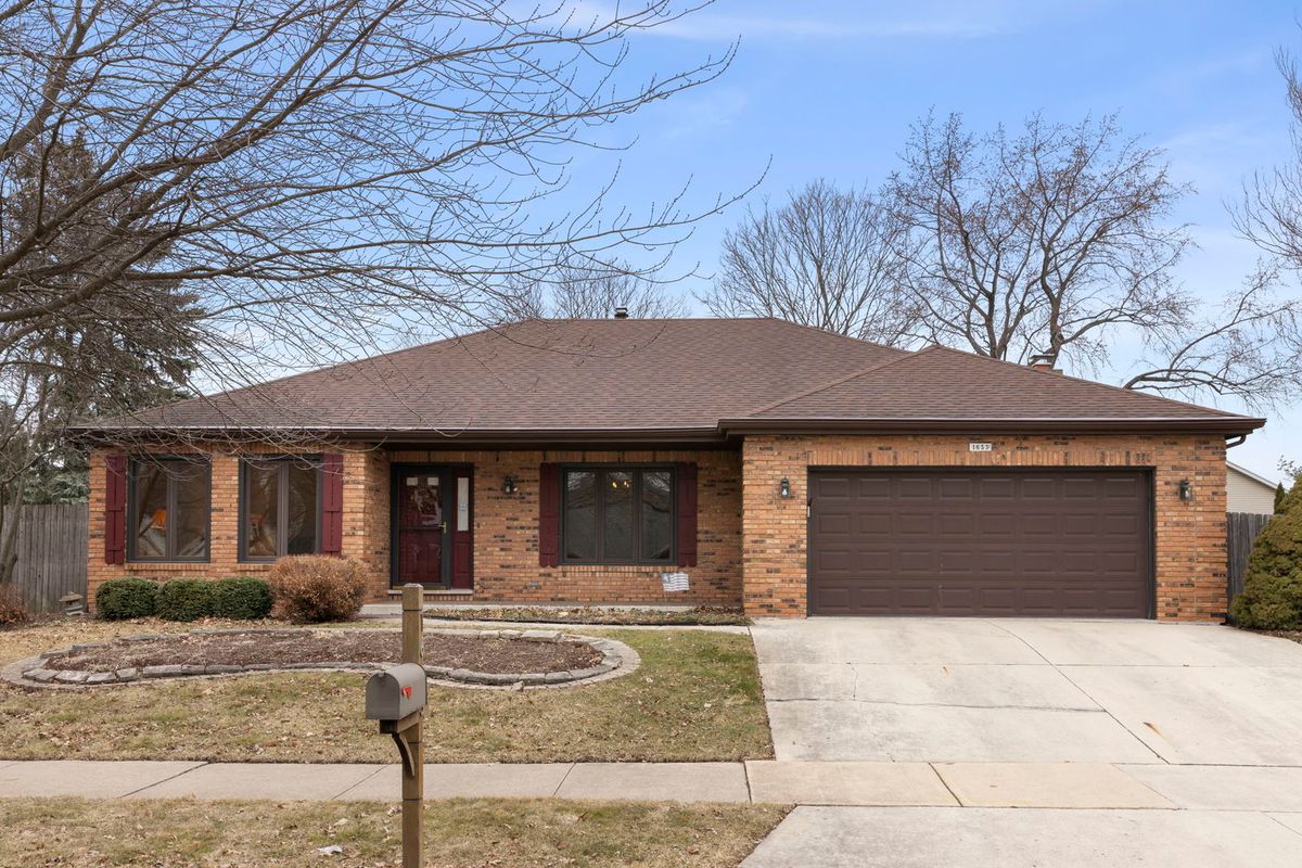 1653 Kenyon Drive, Naperville, IL 60565