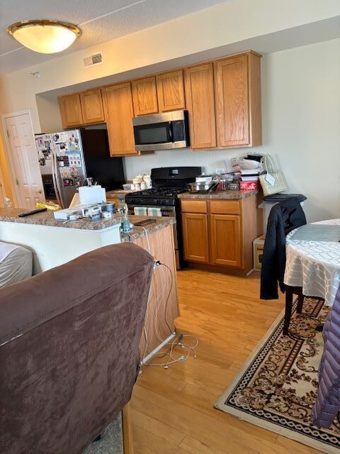 77 N Wolf Road #210, Northlake, IL 60164