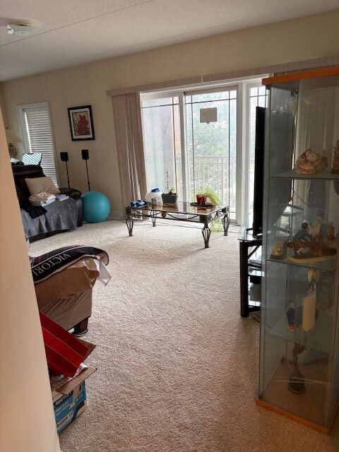 77 N Wolf Road #210, Northlake, IL 60164