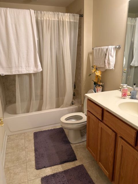 77 N Wolf Road #210, Northlake, IL 60164