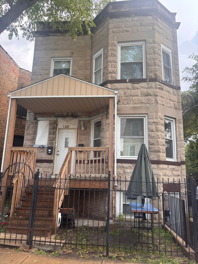 1427 S Central Park Avenue — Chicago, IL 60623