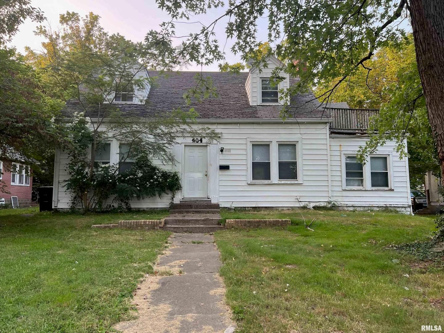 404 W ELM Street — Carbondale, IL 62901
