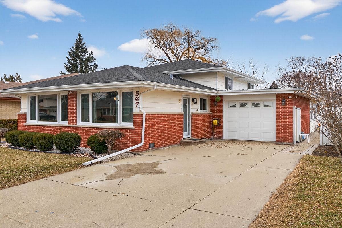 567 Bedford Lane, Des Plaines, IL 60016