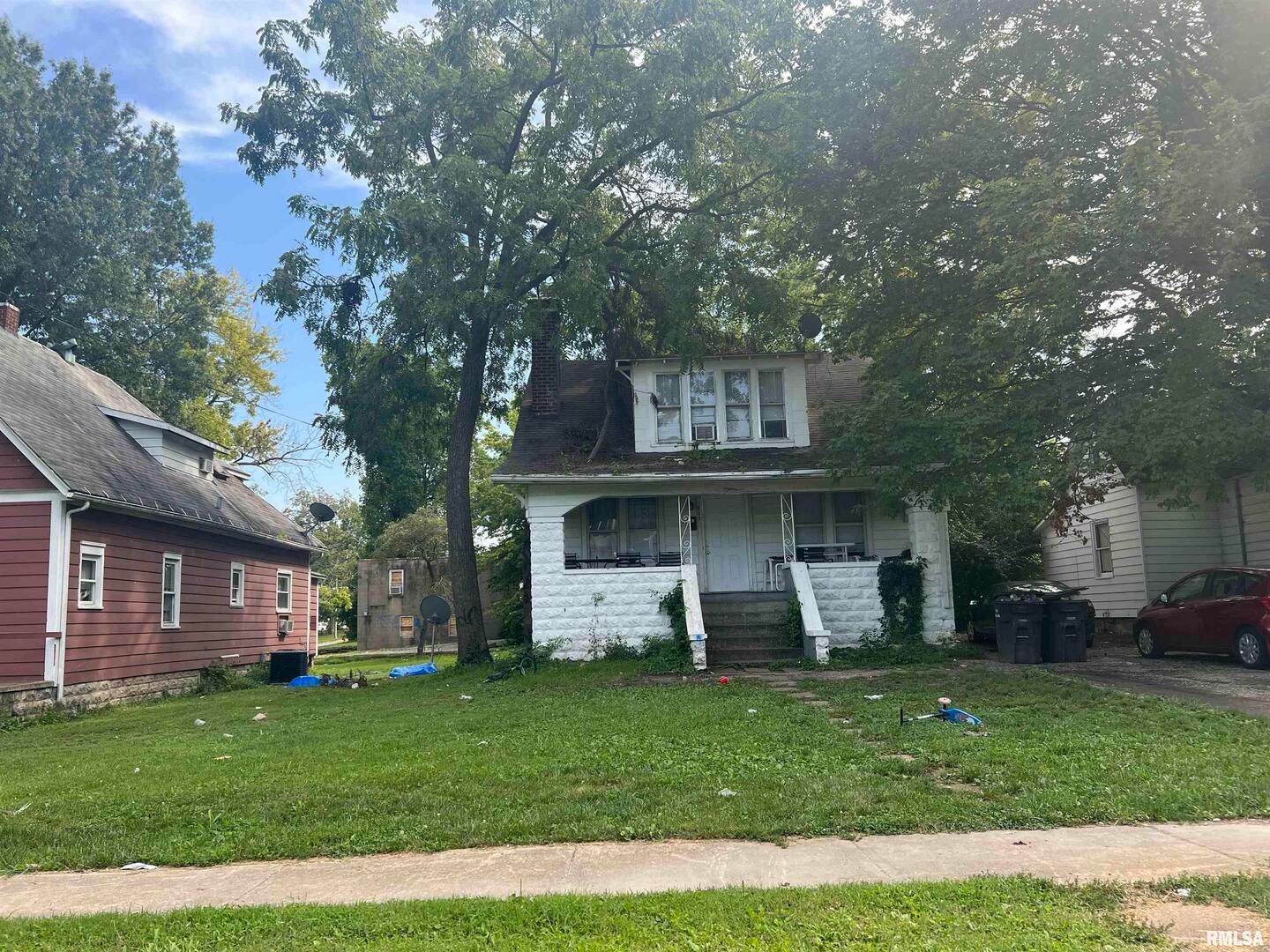 703 W COLLEGE Street — Carbondale, IL 62901