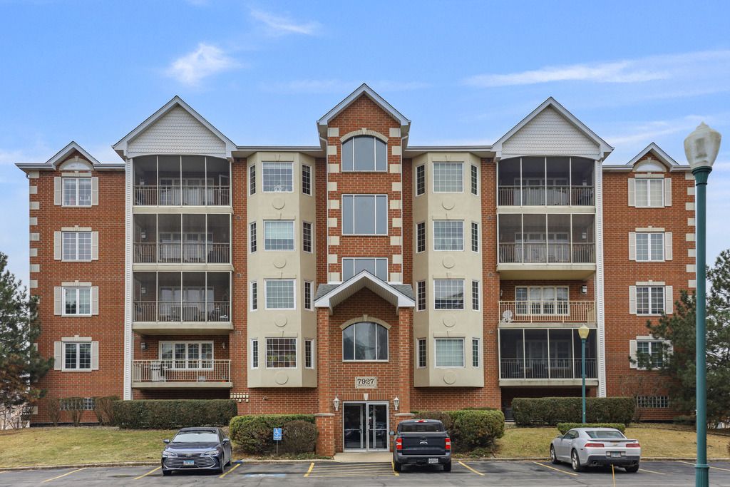 7927 Trinity Circle, Tinley Park, IL 60487