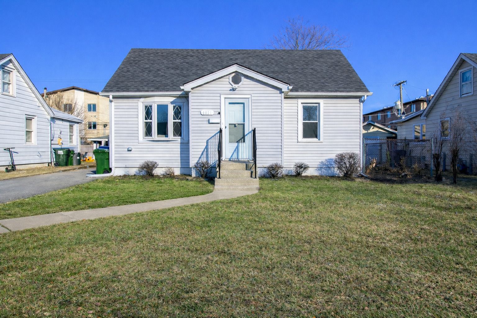 9821 Natoma Avenue — Oak Lawn, IL 60453