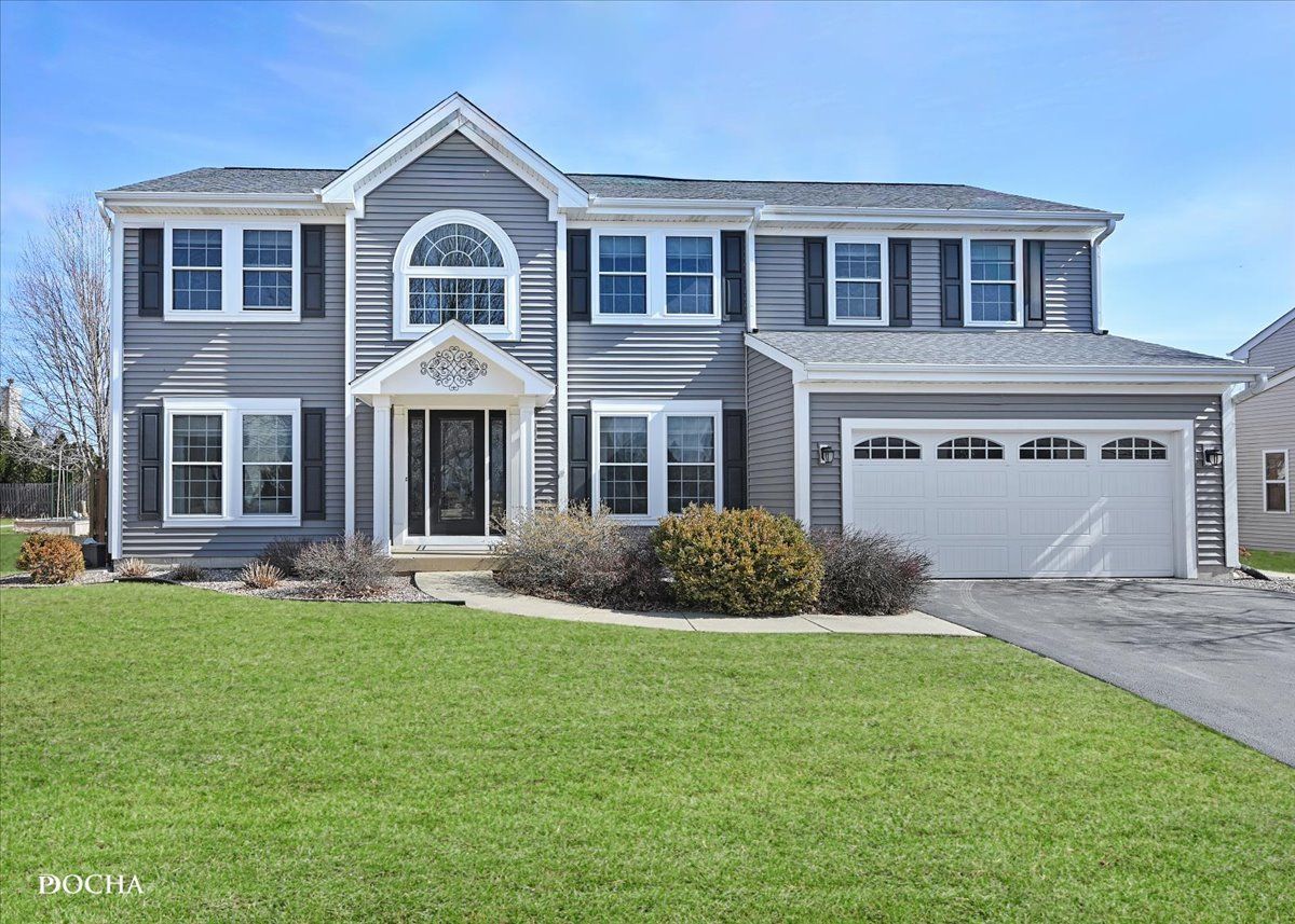 420 Raintree Drive, Oswego, IL 60543