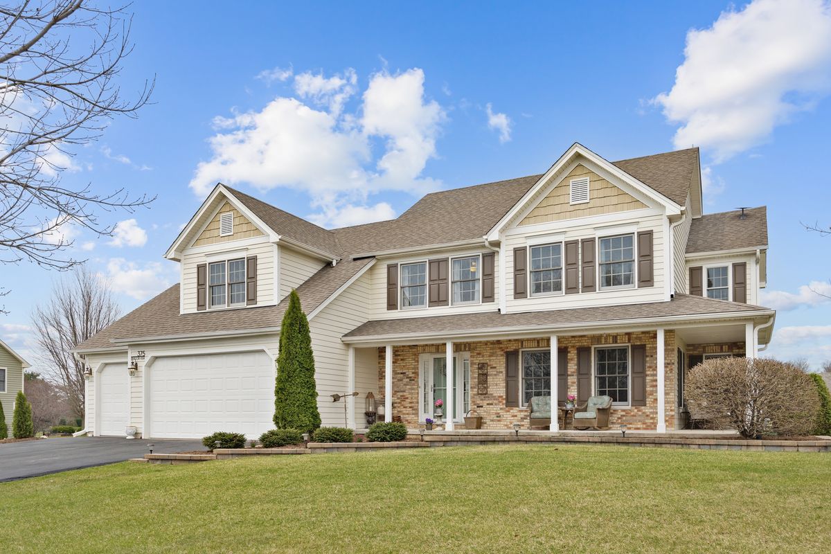 375 Meadow View, Burlington, IL 60109