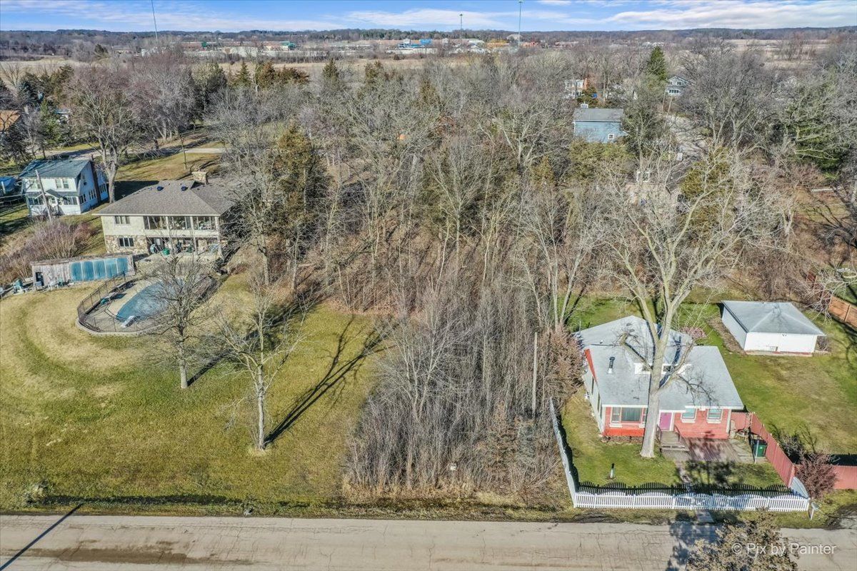 40963 N Champaign Drive — Antioch, IL 60002