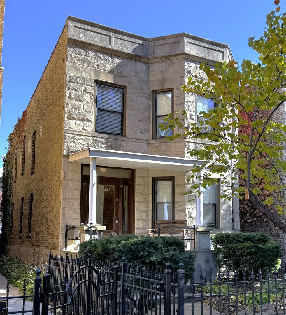4335 N Damen Avenue — Chicago, IL 60618