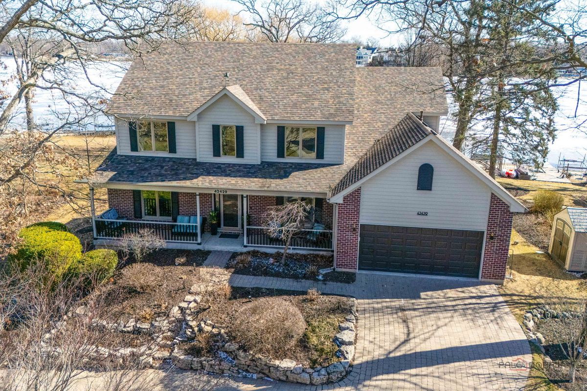 42429 Woodbine Avenue, Antioch, IL 60002