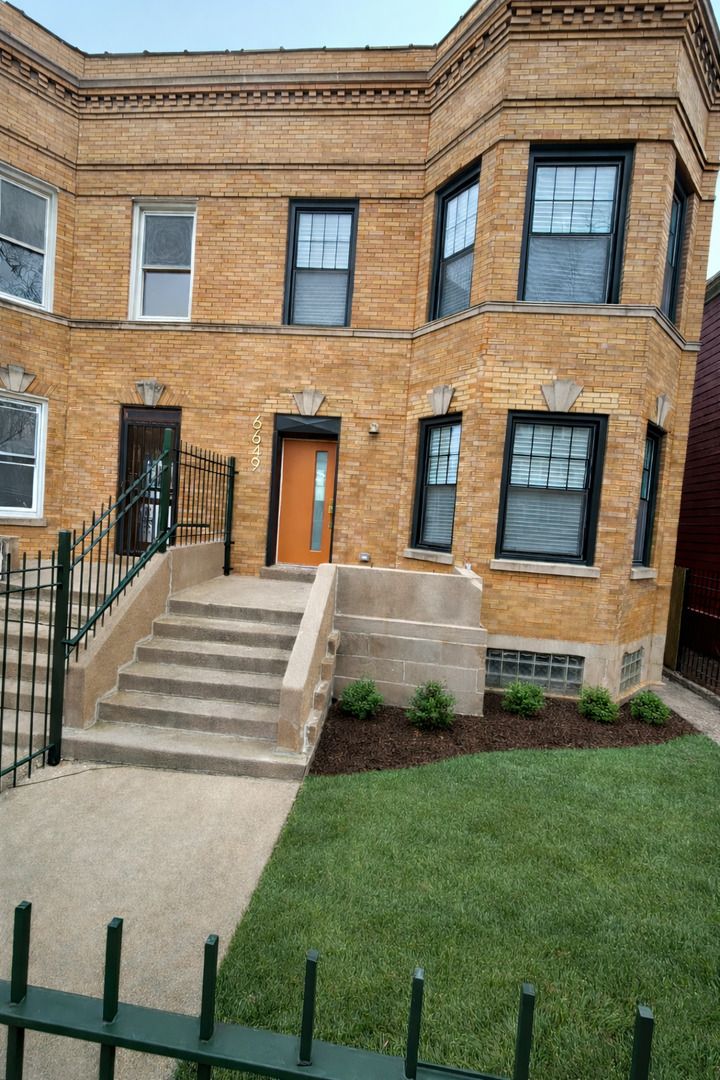 6649 Woodlawn Avenue — Chicago, IL 60637