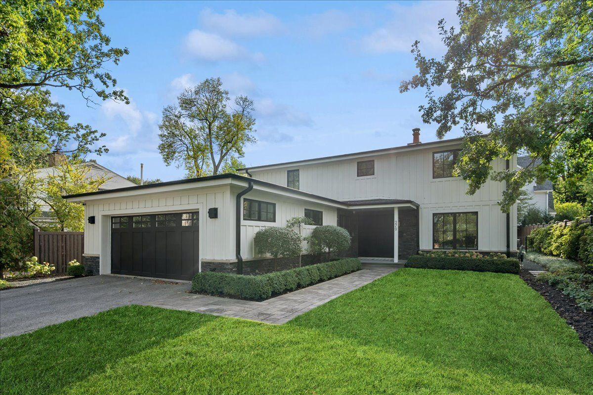 270 Sheridan Road, Glencoe, IL 60022